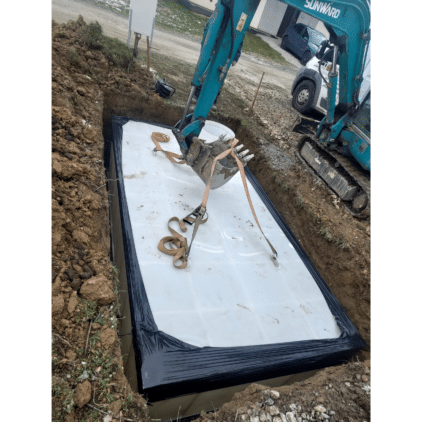 osadenie plastovej nadrze 8m3